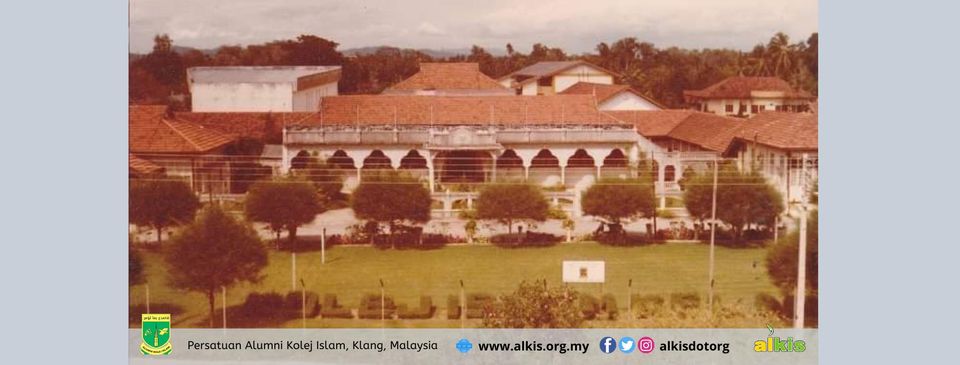 alkisdotorg's tweet photo. Jom baca balik sejarah Kolej Islam yg gelaran lekat kpd kita, iaitu budak² KI. Ini jerait.

27 Februari 1953 (Jumaat): Sultan Hisamuddin Alam Shah Ibni Sultan Alaiddin Sulaiman Shah isytiharkan penyerahan Istana Jamaiah utk dijadikan Kolej Islam Malaya (KIM). https://t.co/IBzKwjc3oW