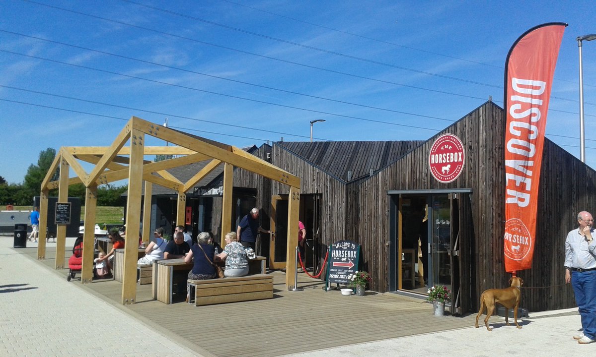 Stopping by The Kelpies today?  🐴 🐴

Be sure to visit the Horsebox to try some of our delicious ice cream.  🍦

👋 Open today 10am-5pm 

#TheKelpies #IceCream #CanalMagic