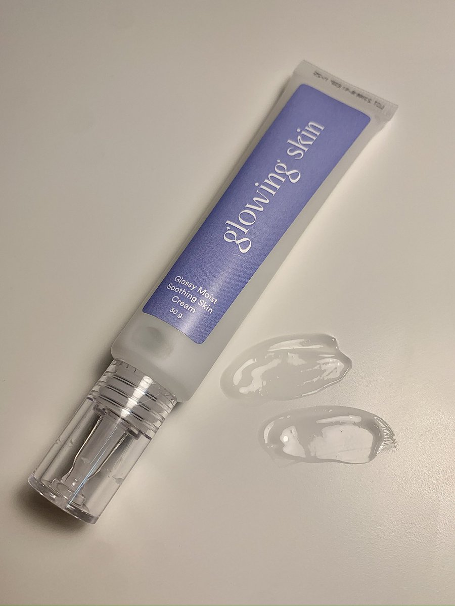 amyvrtm's tweet photo. แนะนำมอยเจอร์ไรเซอร์แบรนด์น้องใหม่ ผิวแพ้ง่ายใช้ได้ Glassy Moist Soothing Skin Cream 🩵 @glowingskinth 
ช่วยเรื่องเสริมเกราะป้องกันให้ผิวแข็งแรง สุขภาพดี Texture เนื้อครีมบางเบา ไม่เหนอะหนะผิว
#glassymoist #กลาสซี่มอยส์ #รีวิวglassymoist #มอยส์เจอร์ไรเซอร์ #glowingskinth https://t.co/wmaZGSGRRr