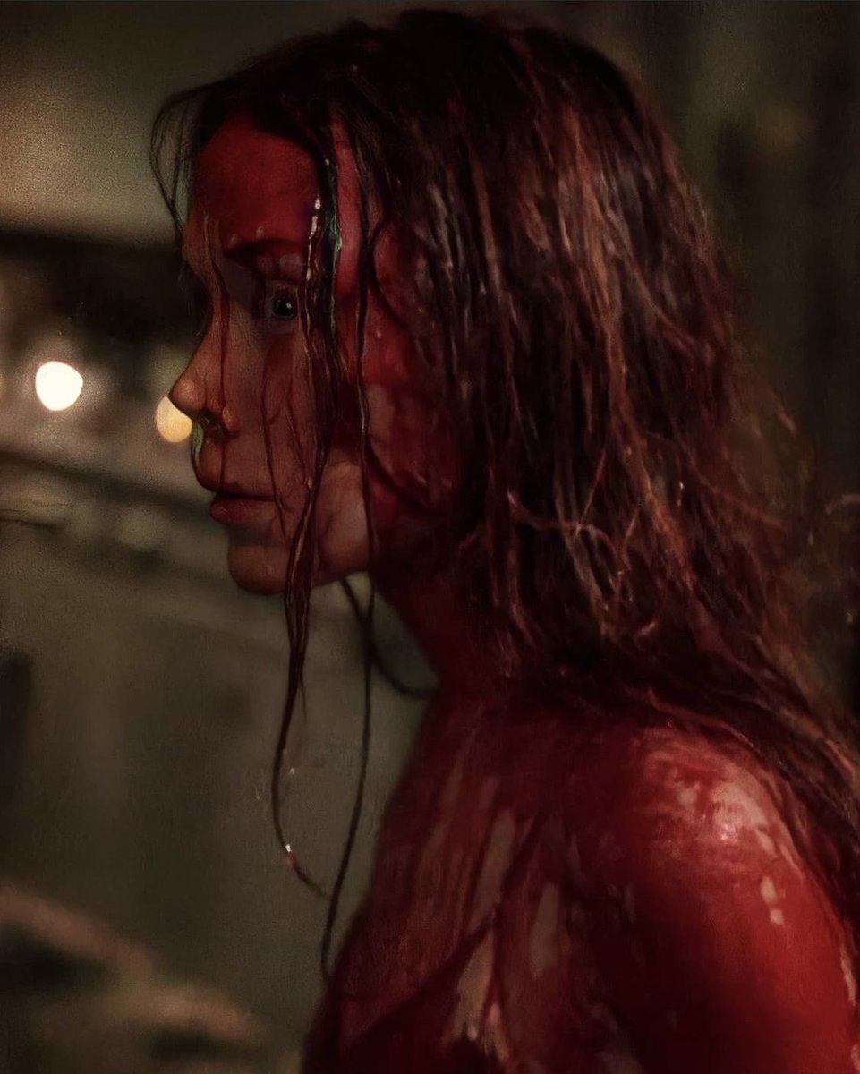 deathndhorror's tweet photo. Carrie (1976) https://t.co/hVNvOV91WA
