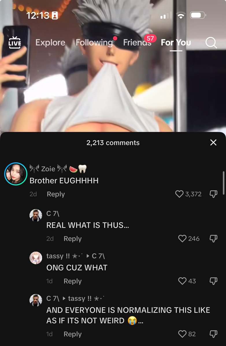 qukiyyo's tweet image. its an adult woman owning a figure of another adult man shirtless you will be Ok.