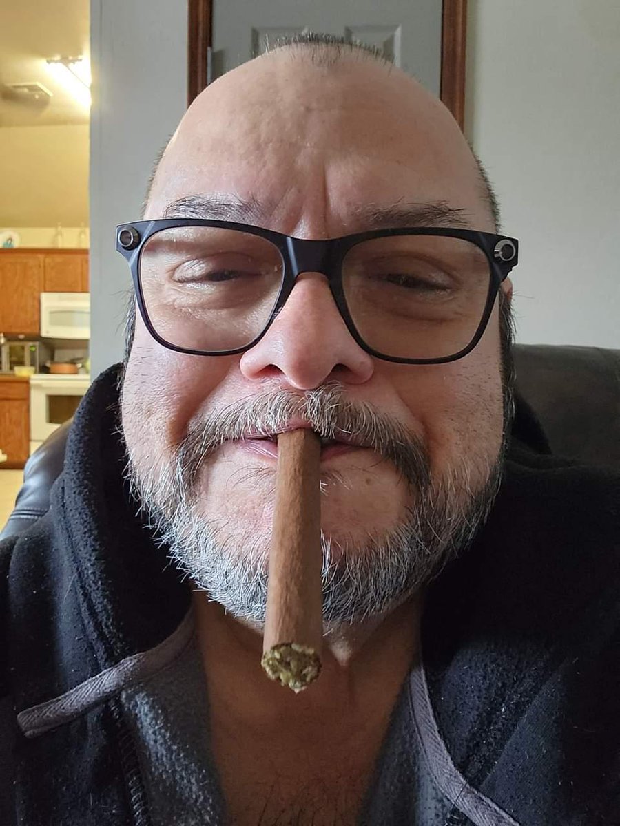 Tony (aka PopsaBlaze) and Cindy tweet media