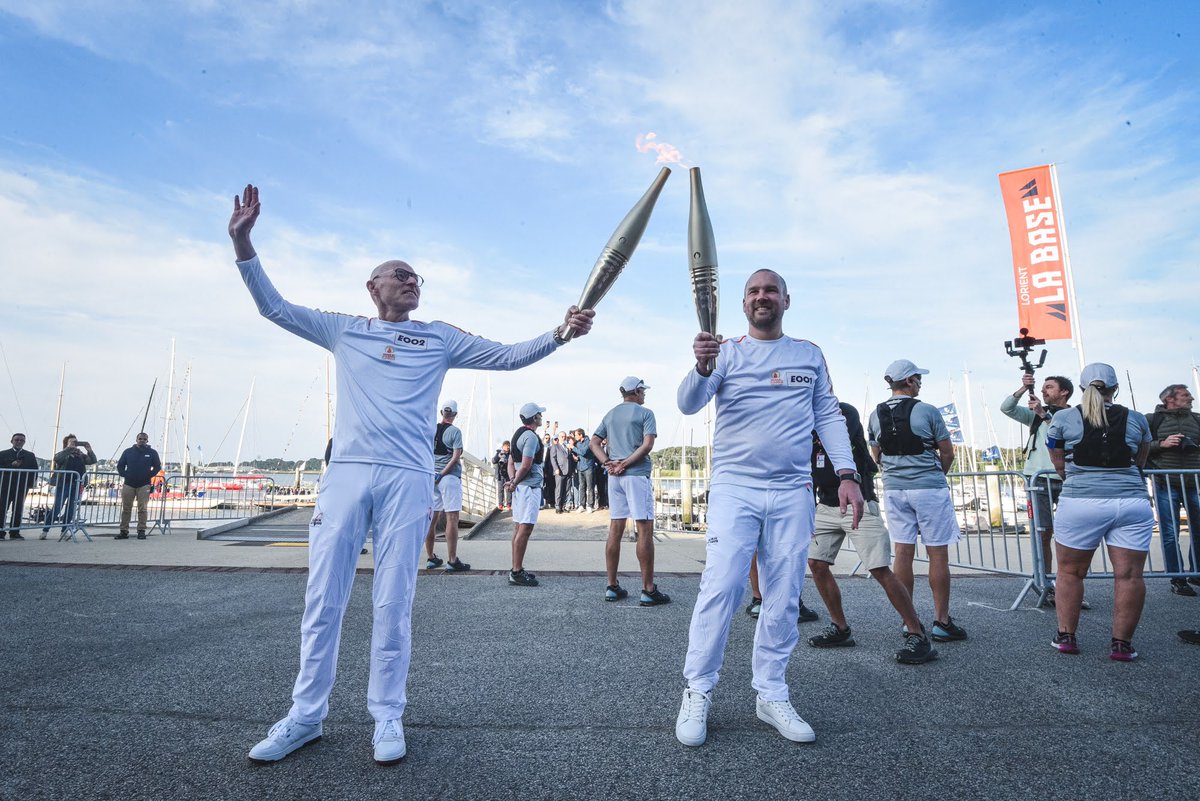 dlappartient56's tweet photo. C’est le grand jour ! C’est aujourd’hui que la flamme olympique traverse le Morbihan 🔥 Elle a pris le départ ce matin de Lorient. Retour en images 📸 Images France Télévision - Paris 2024 / Crédit CIO #morbihan #Paris2024 https://t.co/TPYn8hvEMb