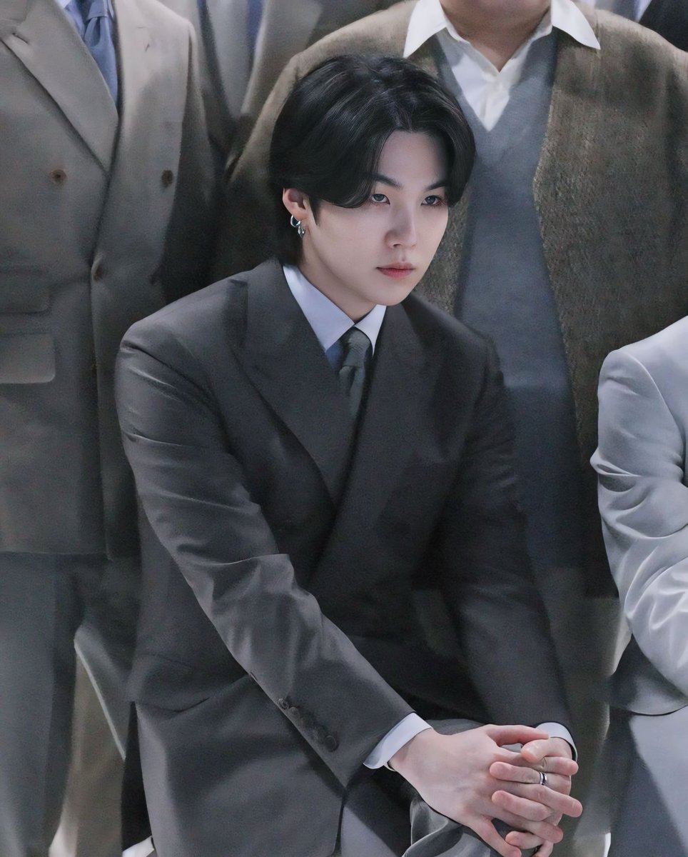 lea. kangen yoongi lagi tweet media