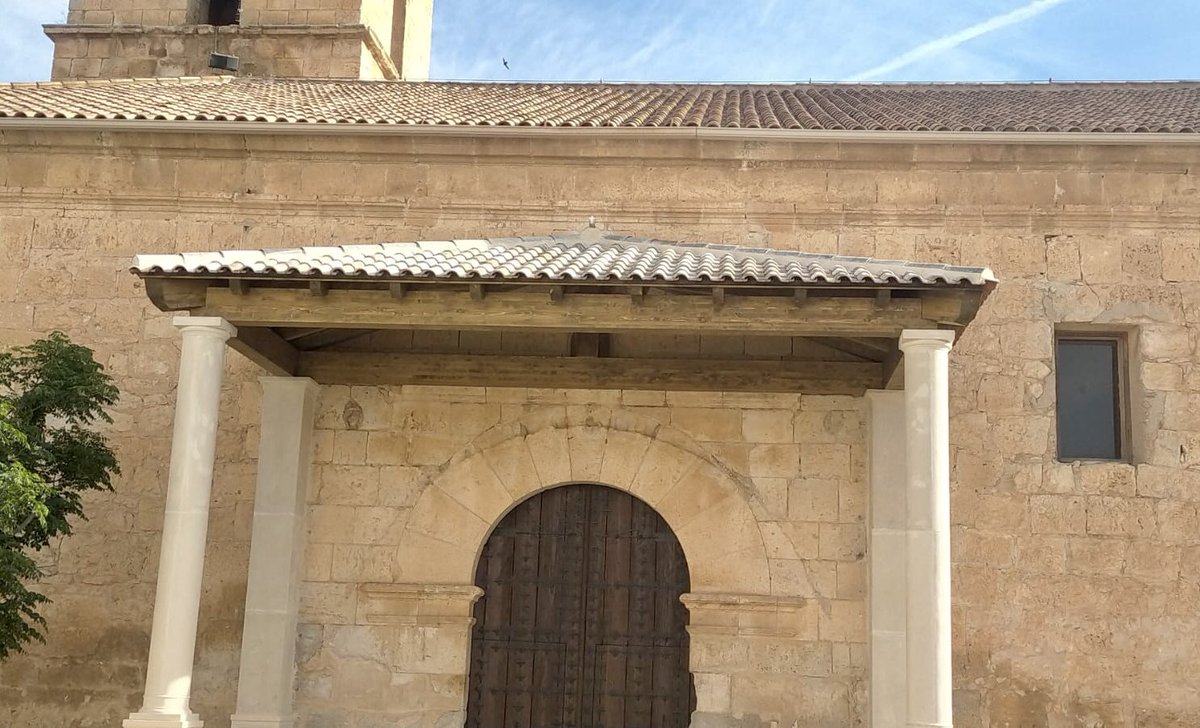 trcestructuras's tweet photo. Ejecución de pórtico de entrada con estructura de madera laminada y entarimado superior para Iglesia de San Andrés Apóstol en Ledaña (Cuenca).

Arquitecto: Fernando Ortega Pozuelo

#trcestructurasdemadera #trc #estructurasdemadera #maderalaminada #cubiertas #madera #arquitectura https://t.co/Rgx1p1DHgk