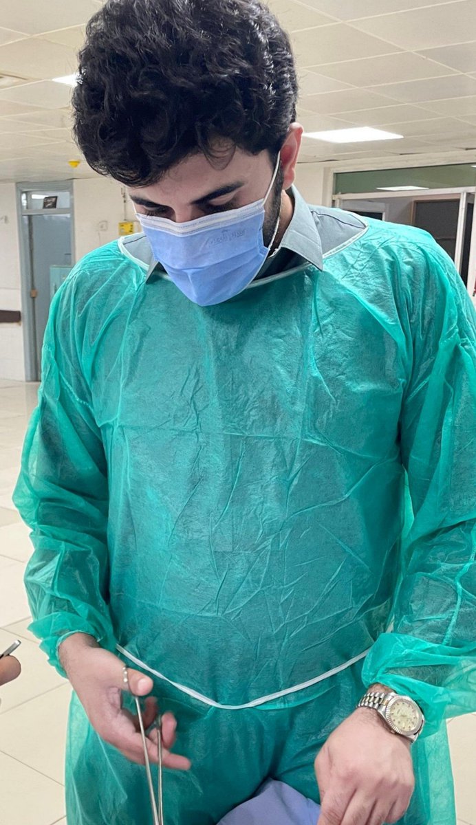 caffeineplxx's tweet photo. Ur new Surgeon in the town 🪚🩺❤️‍🩹 https://t.co/fidQGSDAH3