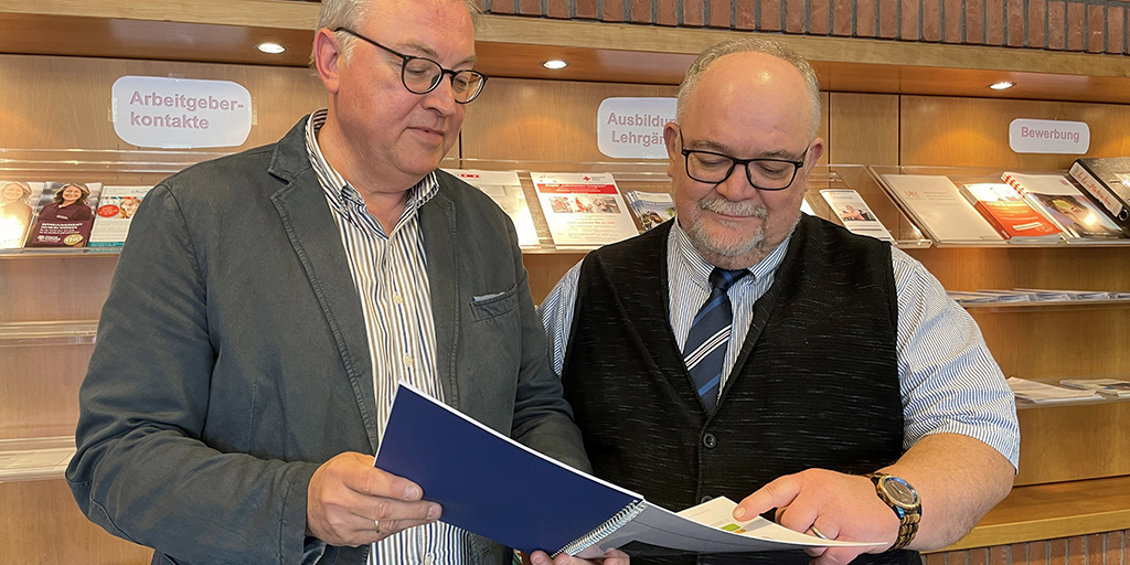 „Wir brauchen eine Zeitenwende auch bei den Sozialleistungen“ – Eingliederungsbericht 2023: Rekordwerte bei Sozialleistungen – Reform des Bürgergelds gefordert. (mtk.org) #MTK #Sozialleistung #Eingliederungsbericht