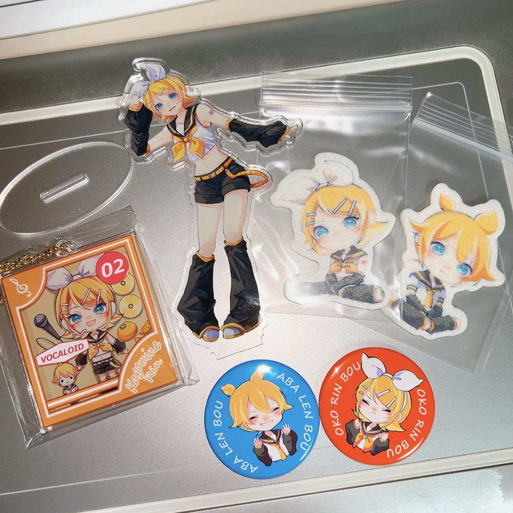 鏡音レン ,鏡音リン 「かがみらで頒布するものそろったのでまとめてのせておきます!ぜひ手に入れてください」|まいむぎのイラスト