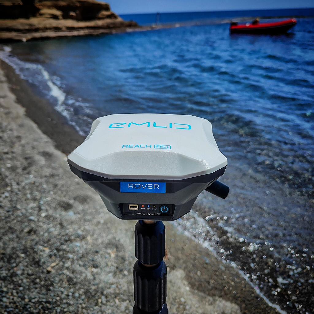 3Ddaniel86's tweet photo. Another great day spent doing high resolution drone mapping and rtk/ppk processing with #Emlid Reach Rs+ units. https://t.co/6WIOqbCOL3