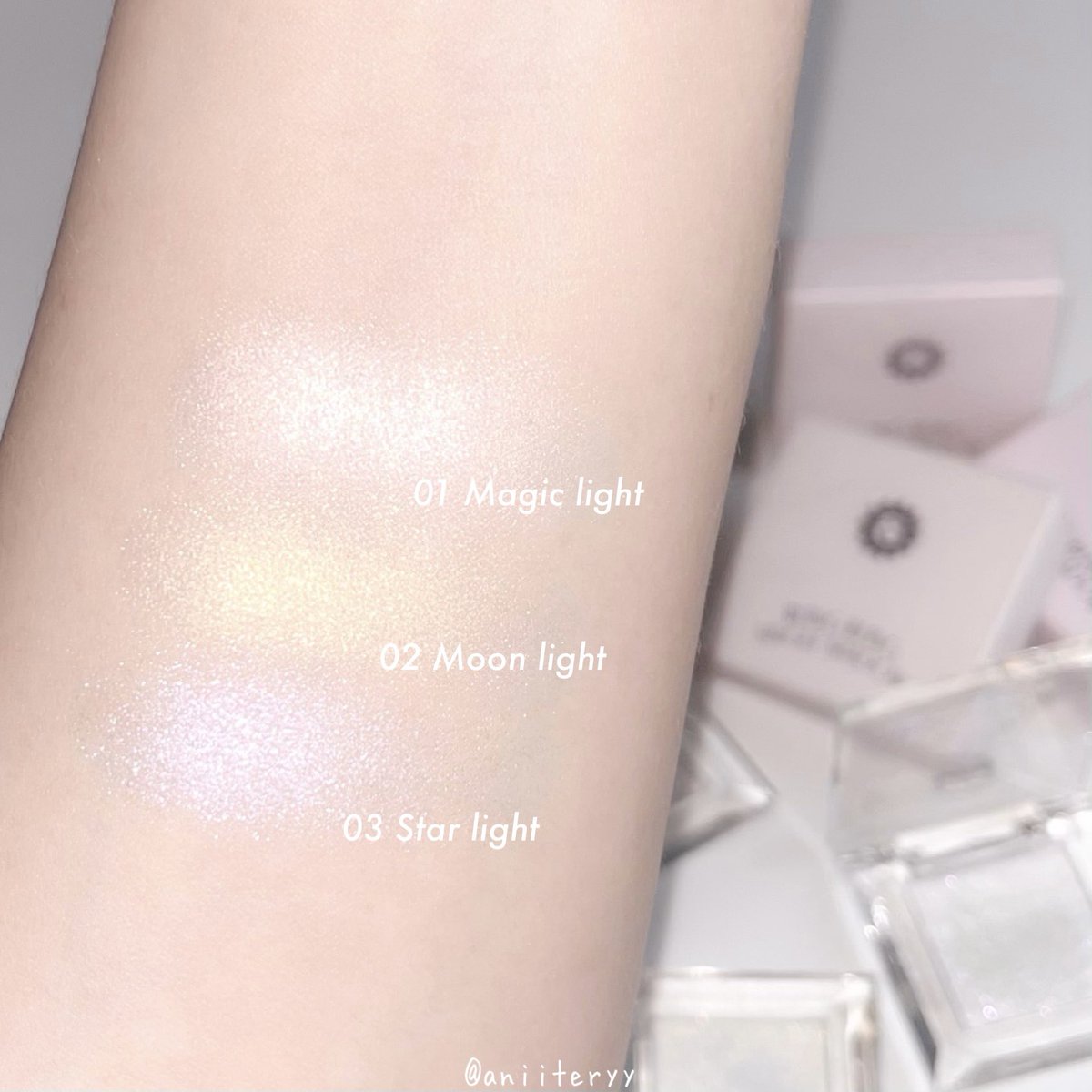aniiteryy's tweet photo. ￼สุดจึ้งกับ SUPERMOM — Bling Bling Single Shadow
วิ้งค์ฉ่ำกระแทกตามากๆ อายแชโดว์เบาเนื้อละเอียด แต่ชิมเมอร์จึ้งแบบตะโกนสุดๆ 
ที่ตาเราทาสี 03 Star light ส่วนที่แก้มจะแตะๆสี 01 Magic light เบาๆ สวยจริงๆ
แต่งตาไม่เก่งก็รอดงับเตงง https://t.co/O3eOhqAecZ