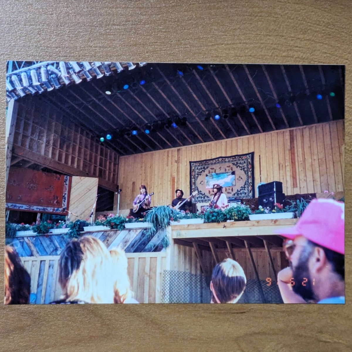 matatakuyah's tweet photo. 1991年のTelluride、FlecktonesとStreng In NumbersでのBela Fleck。その後New Grass RevivalとFlecktonesの来日公演にも行くことができました。なぜかFlecktones Japan Tourのポスターがあります。今このカセットテープを聴いてます。
#ベラフレック #belafleck #flecktones https://t.co/0kwCoSMohS