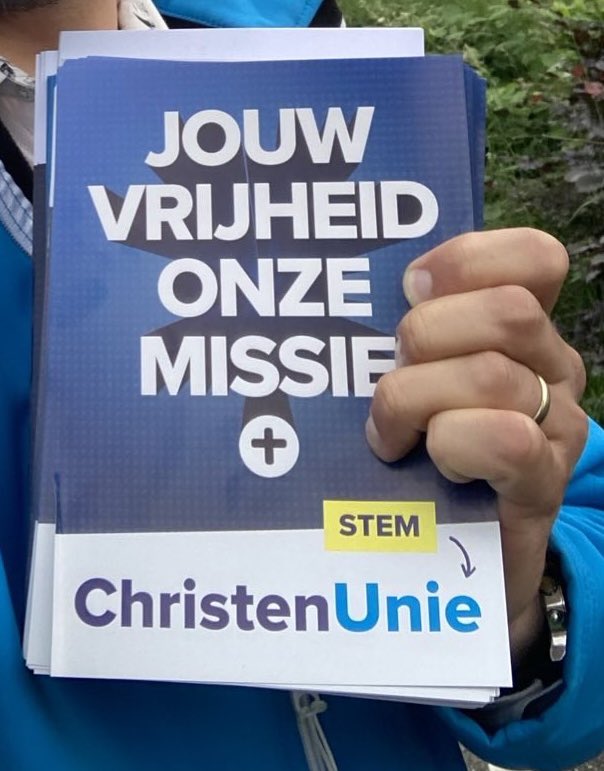 PVoorwinden's tweet photo. Vandaag op @christenunie en specifiek op #6 Ineke Schadderlee @Tweets_Ineke gestemd.

Wat een voorrecht om in een vrij land te kunnen stemmen 🗳️ ✅

#stemrecht #StemvoorVrede #StemCU @Eurofractie https://t.co/3YIDEyE3r6