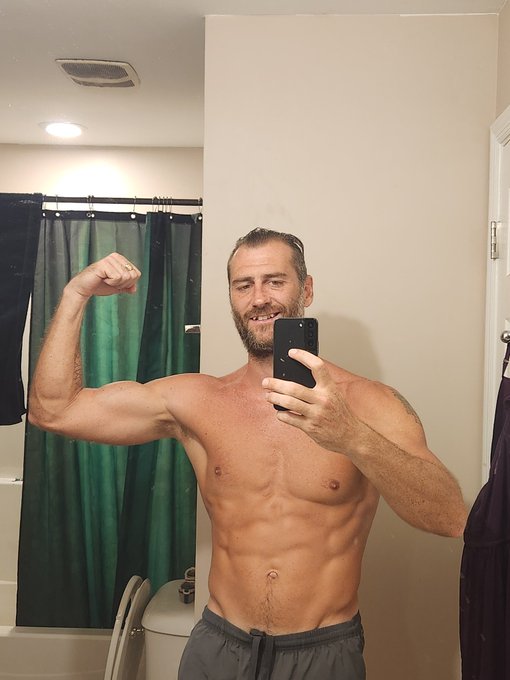 Home from the gym protein then running. #fit #gymlove #florida #gratitude https://t.co/fsnoZhXwWV<a href="/tag/fit"class="tags">#fit</a><a href="/tag/gymlove"class="tags">#gymlove</a><a href="/tag/gratitude"class="tags"><span>#gratitude</span></a><a href="/tag/florida"class="tags"><span>#florida</span></a>