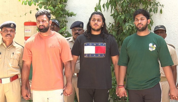 ikaramjitsingh's tweet image. Finally Internet Don Rajat Dalal Got Arrested by Ahmedabad Police for Abducting and Torturing a Young Boy 🚨👮‍♂️👦 Rajat Dalal #gmcsrinagar Narendra Modi NATO अधीर रंजन चौधरी #BecauseMenWillBeMen #NEET_परीक्षा_परिणाम #indiaallinace Uddhav Thackeray