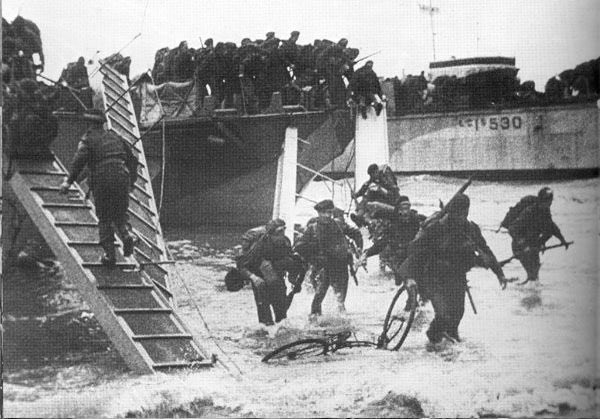 GossipRoomOff's tweet photo. 🚨 Il y a 80 ans jour pour jour, le 6 juin 1944, plus de 156 000 soldats Alliés débarquaient en Normandie et ouvraient la voie à la Libération de la France de l’occupation nazie.

Reconnaissance et respect éternels aux héros et héroïnes de la Seconde Guerre mondiale. 🪖🎖️ https://t.co/C6lx02Ei91