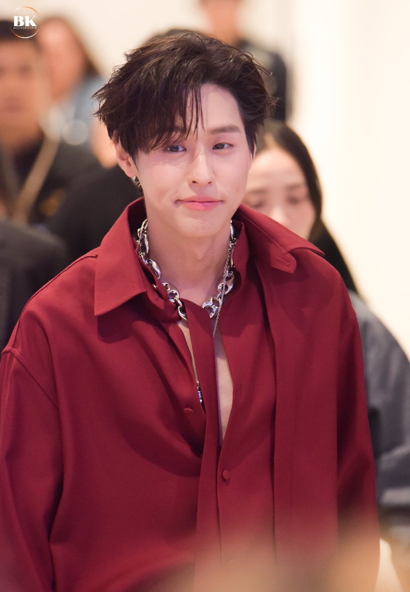 BesideBillkin's tweet photo. [ DAY ] : 06.06.2024
[ EVENT ] : งาน Gucci Visions Exhibition❤️💚

GUCCI x BILLKIN 
#GucciVisions
@Gucci #GUCCI
#Bbillkin #บิวกิ้น
#Besidebillkin https://t.co/tw6d9uZ85O