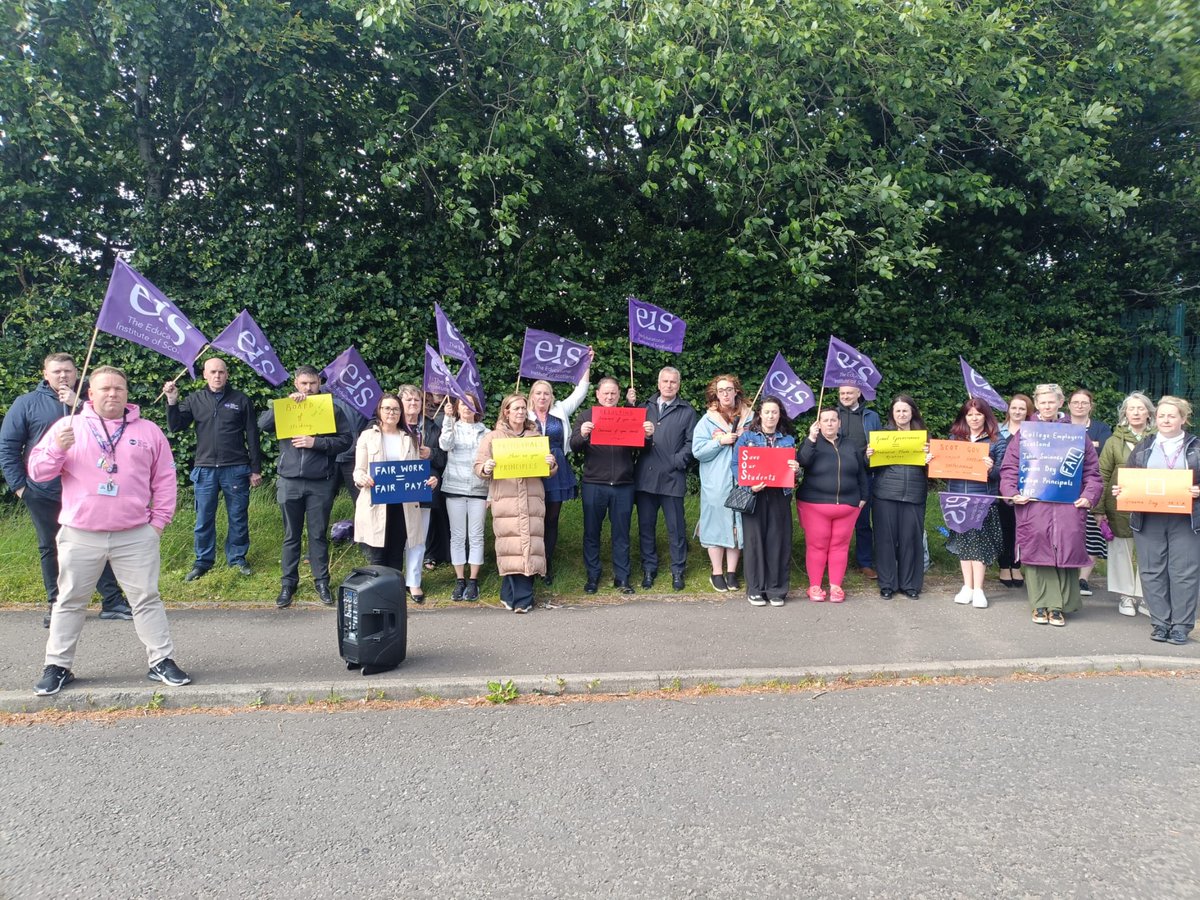 EISFela's tweet photo. EIS FELA Lecturers at South Lanarkshire College are rallying at the college today as Board Members arrive for a Board of Management Meeting.
We will not be ignored and our fight will not be pushed aside.
It's time to listen to lecturers and #FundFE #FightingforFE https://t.co/ZMTlpO5ZfK