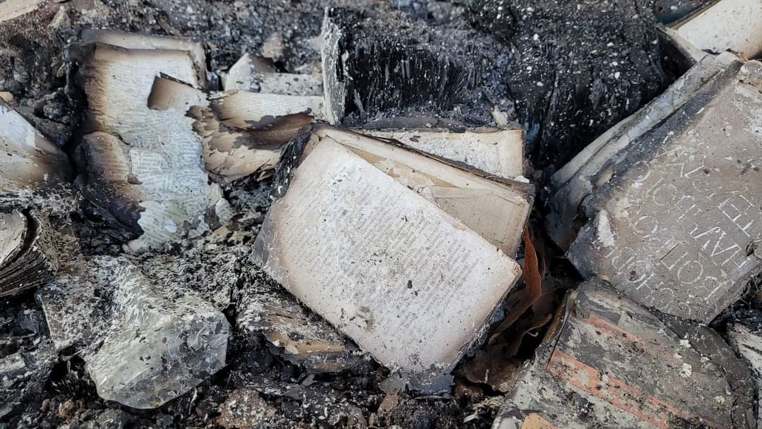 LibraryUkraine's tweet photo. Help restore the Barvinkove City Library! On April 27, 2022, it was damaged by Russian shelling. We are currently collecting books in Ukrainian and English. Get involved: https://t.co/IAi7eSu74l

 #SupportTheLibrary #Barvinkove #Help #Ukraine https://t.co/cpj2hppd15
