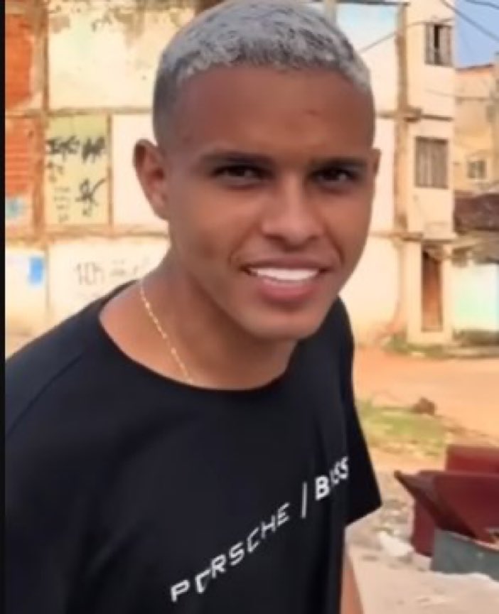 <a href="/buuckz/">buck</a> coe break, pode gozar gostoso na favela?

ae cria, poder até pode meu parceiro! só cuidado pra não gozar na mulher de bandido né segredo, atividade pra não virar saudade!
