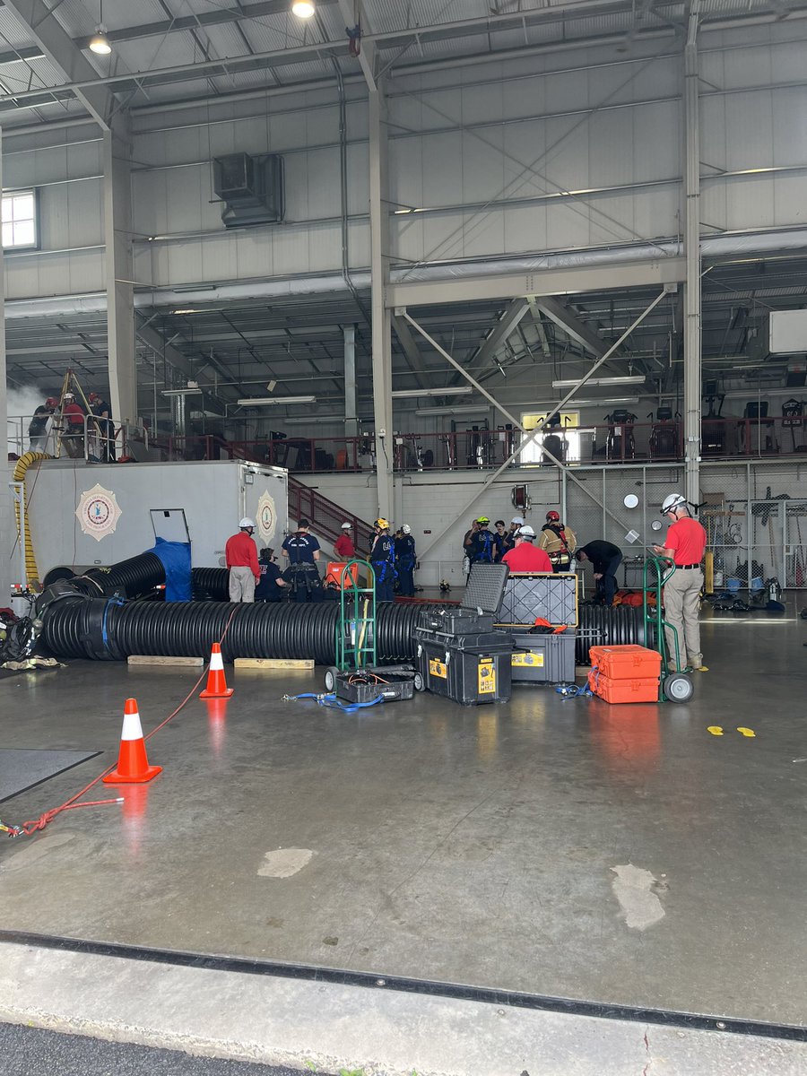 LCFR_DC690's tweet image. Busy day at the @LoudounFire Academy. First burn evolutions for #RC45, @VaFirePrograms Confined Space training, and first day of Apparatus Operator School. #everydayisatrainingday #firefighters