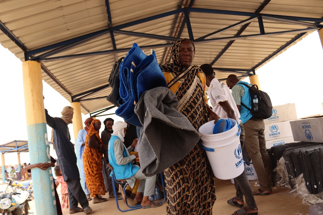 Début ce jour du peuplement de la cité #Nataa à #Gao. Cette initiative <a href="/UNHCRMali/">UNHCR Mali</a> avec ses partenaires, offre 226 logements aux plus vulnérables des déplacés et refugiés. Elle comporte 70 latrines, 3 points d’eau, 1 dispensaire, 1 maison des femmes, 1 bloc de 3 classes+ direction
