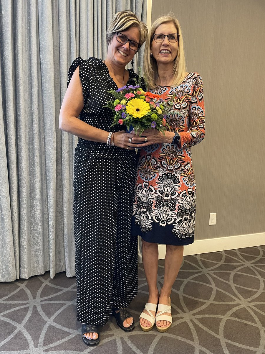 A special evening  hosted by the Lethbridge School Division Board Trustees to recognize retiring  staff including Lakeview’s own Ms. Turner and Ms. McKnight!  Congratulations to our beloved colleagues. Your impact on our school and students will be felt for years to come.