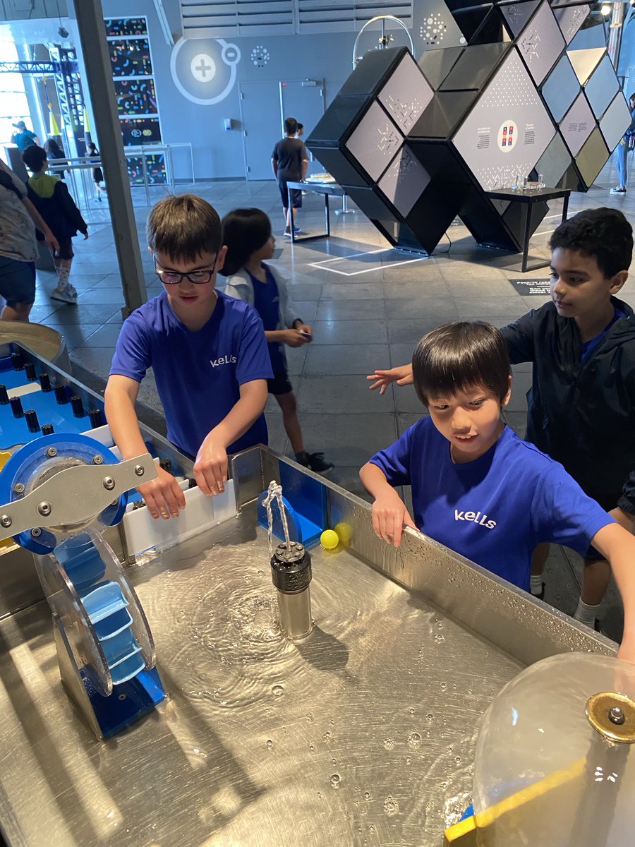 MsMillersClass2's tweet photo. Having so much fun at the Science Museum. ⁦@KellsElementary⁩ https://t.co/aXptqsyR6j