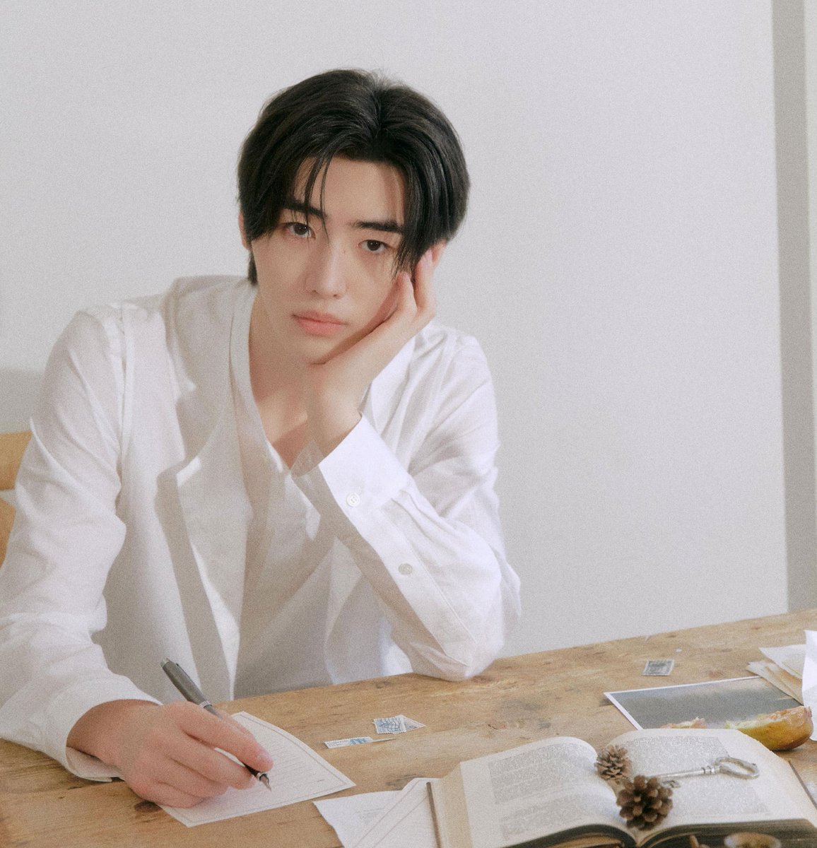 teywrites's tweet photo. for research purposes,
a #hoonki grumpy × sunshine au

Kiel (rk) is a bright, always on top student, who's in desperate need of a boyfriend for research purposes. luckily, Nathan (sh) was there to help him. but the thing is... will everything be just for research purposes? https://t.co/zEQQLlIZqR
