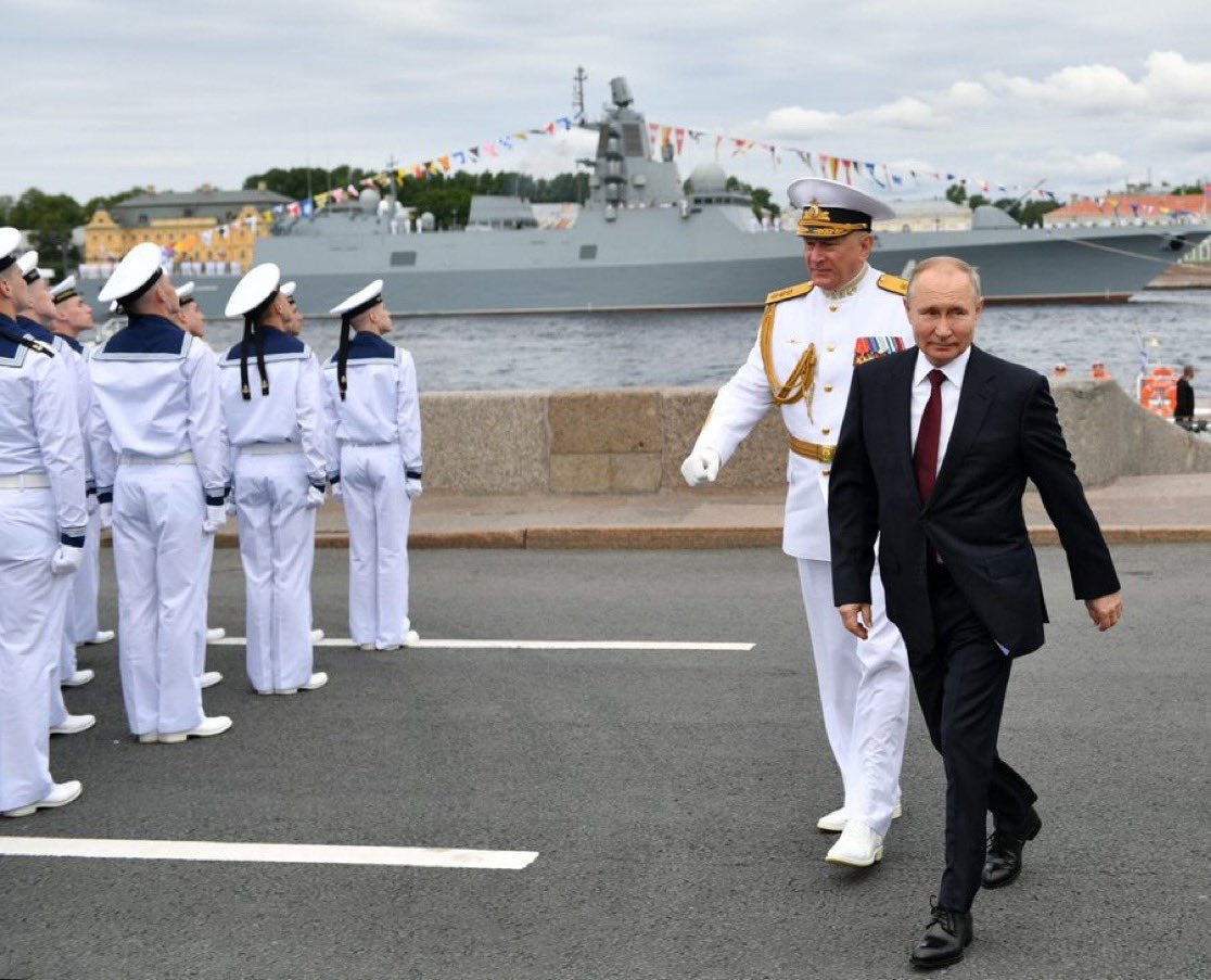 subvoxAI's tweet photo. 🚨 BREAKING 🚨

La #Russie va organiser des exercices navals dans les Caraïbes cet été, avec des escales à #Cuba (à 400 milles des #USA) et au #Venezuela.

Cette décision constitue une réponse au feu vert donné par les États-Unis à l'utilisation par l'#Ukraine des armes de l'#OTAN en Russie.

Les exercices impliqueront plusieurs navires de guerre et navires de soutien russes, démontrant la capacité de Moscou à projeter sa puissance mondiale malgré les récentes pertes en mer Noire.