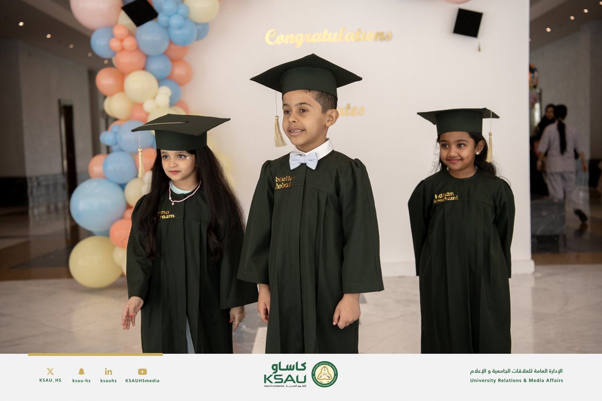 أُقيم الحفل اليوم الخميس في المبنى الإداري بالرياض بحضور مدير عام الخدمات المساندة، المهندس إبراهيم الدوسري إضافة إلى جمع من أولياء أمور الطلبة الذين شاركوا أبنائهم فرحتهم بهذه المناسبة،تمهد هذه الفعالية الطريق لرحلة أكاديمية مفعمة بالفخر والسعادة والنجاح بإذن الله.

#كاساو