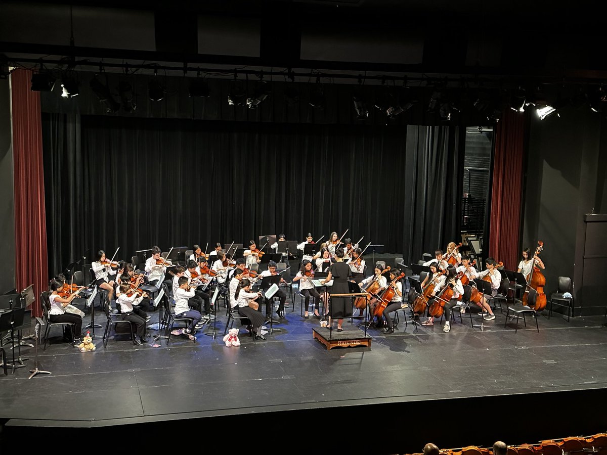 LexPerformArts's tweet image. Amazing performance by our Diamond MS and 4th and 5th grade strings students at their final concert last evening!  Such commitment and energy! @lexingtonsuper @NotesByMrsC