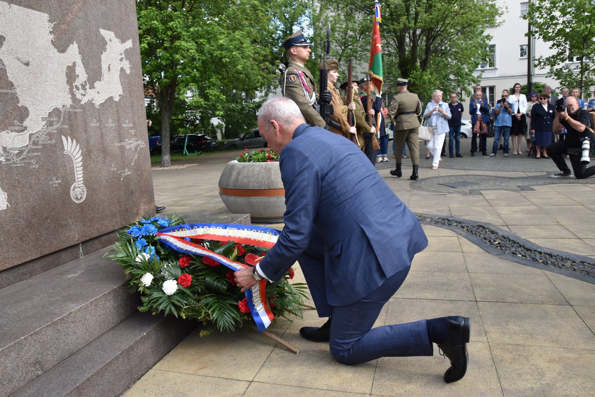 La France en Pologne 🇫🇷🇪🇺 tweet media