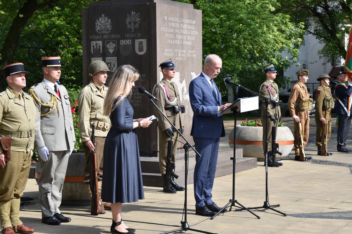 #DDay80 | Commémoration à Varsovie du Débarquement de Normandie. 80 ans après, la France se souvient de ceux et celles qui ont participé à sa Libération.

Hommage à tous les combattants de la Liberté.