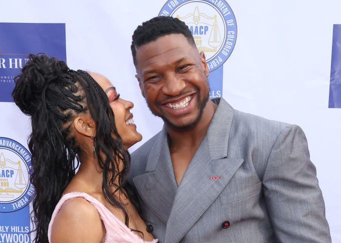 BlackAmericaWeb's tweet photo. Meagan Goode And Jonathan Majors Step Out And Slay At The 2024 NAACP Theatre Awards https://t.co/NniFfIIoOo https://t.co/iNLnVpkGpk