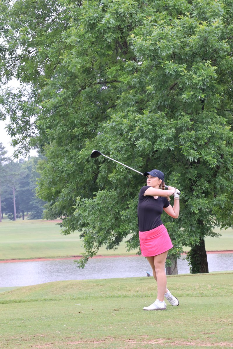 WSGAWomensGolf's tweet photo. Quarterfinals are complete! 

- Ashley Chow (SMU) will face Morgan Jones (Auburn) at 12:00 p.m. 
- Karoline Tuttle (Florida) will face Audrey Rischer (Oklahoma) at 12:10 p.m

Good luck in the Semifinals ladies! https://t.co/x3IiPDTV20