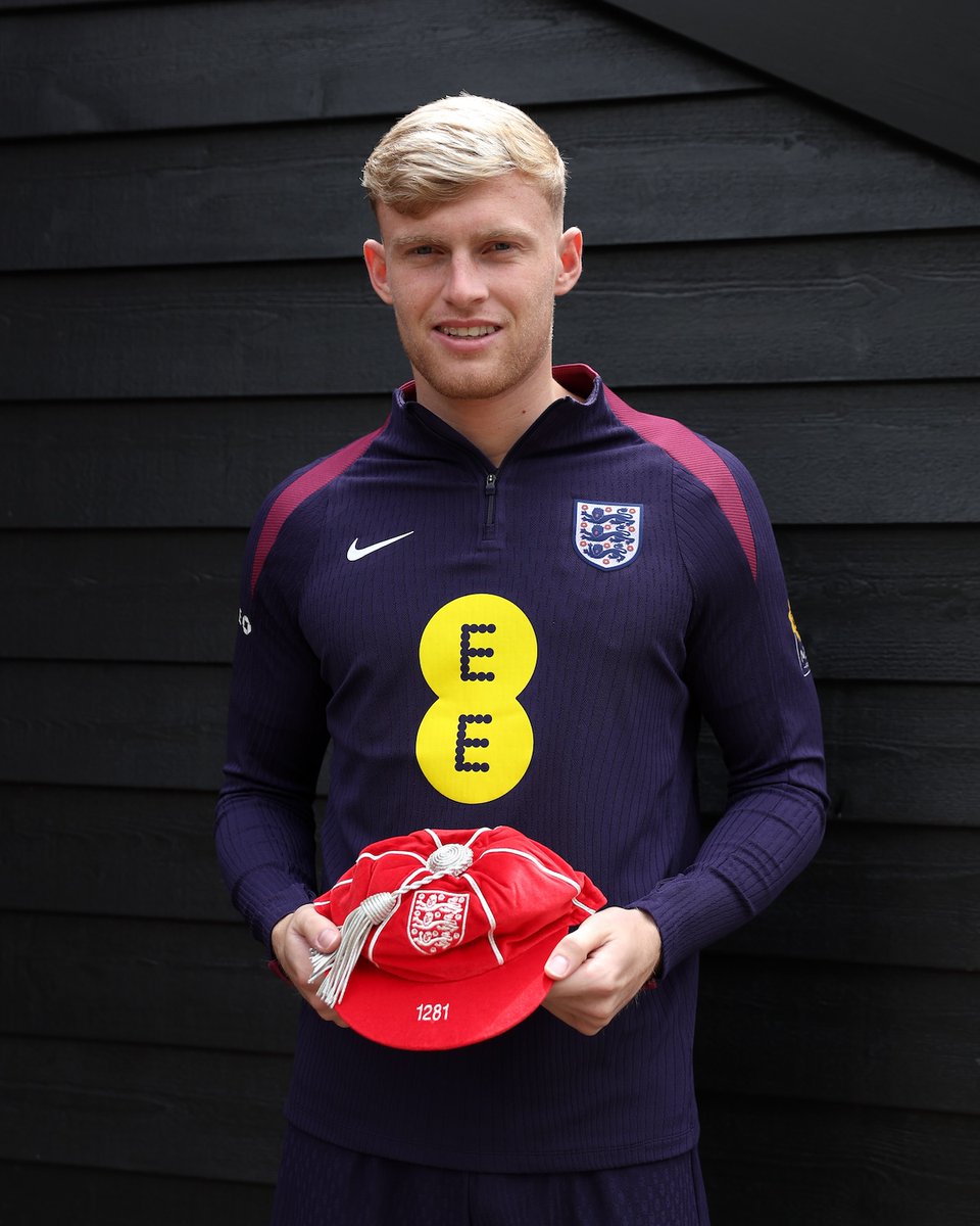 Everton's tweet image. Head up, Jarrad. You can be proud of everything you have achieved this season - including the first of what will be many caps for your country - and the class and consistency us Blues see from you every week. 💙