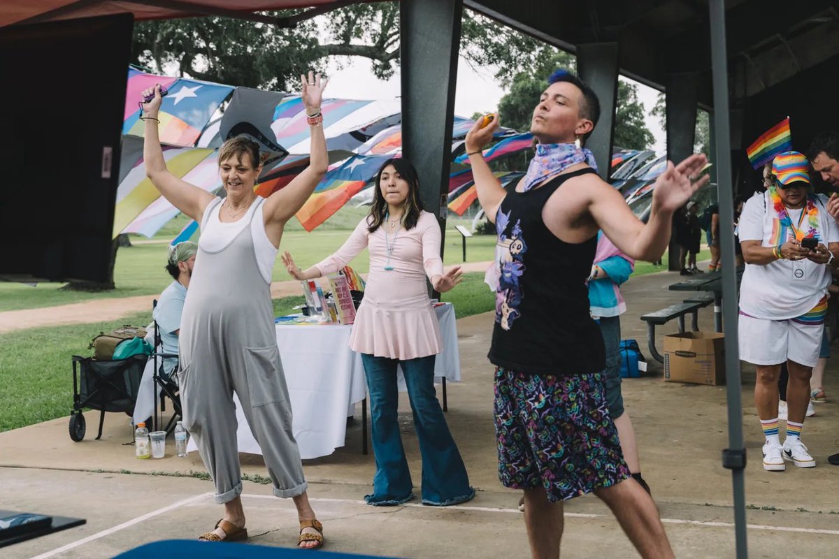 HoustonGaymers's tweet photo. BE WHO YOU AREEEEEE 🌈 What a way to start of the pride season! We’re so grateful to be part of this amazing community! Thank you @brazoriacountypride until next time 🫡 https://t.co/eRonJuksxj