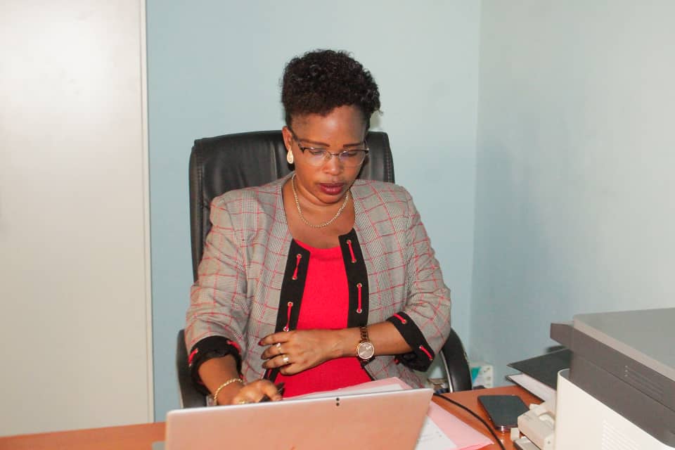 murerwasolange1's tweet photo. Kur'uyu wa 6Ruheshi,nari ndamutse nishikira  ku cicaro c'ikigo #STJO nsanzwe ndongoye, mu ntumbero yokwirabira uko abigeme n'abakenyezi bariko barakurikirana inyigisho zizobafasha gukorera mu bihugu vy'abarabu ziriko ziragenda.
Tubibutse ko kwiyandikisha ari k'ubuntu. https://t.co/OeLR4YQXp6