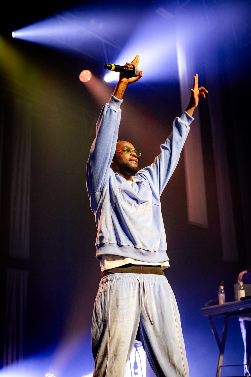 sgrnp_'s tweet photo. @Guy2Bezbar 🐉

#guy2bezbar #cocojojo #concerts #rap #rapfr #photoofthedayday #photographie #canon #aeronef https://t.co/cbQ8Ar34Y1