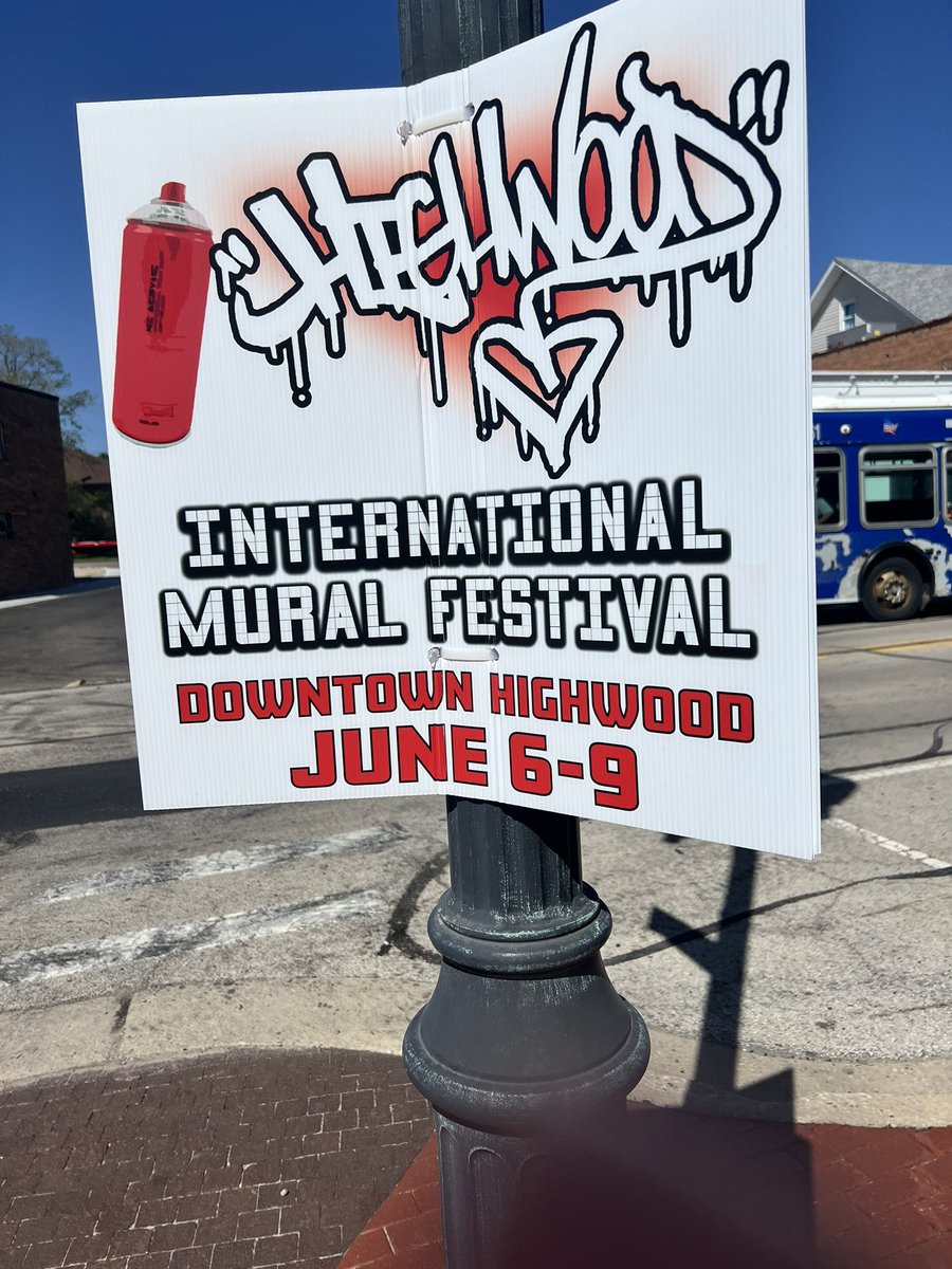 Mschroeder6's tweet image. Why is @NSSD112 a great place to work? Because we serve outstanding communities that value the arts. Check out the amazing mural in progress right now located in Highwood, IL! #112Leads
#InternationalMuralFest #Highwood