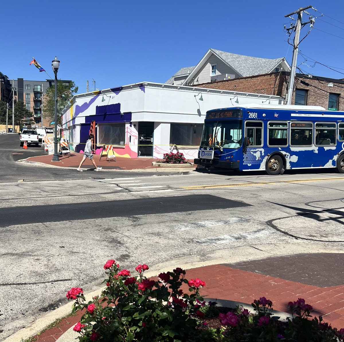 Mschroeder6's tweet image. Why is @NSSD112 a great place to work? Because we serve outstanding communities that value the arts. Check out the amazing mural in progress right now located in Highwood, IL! #112Leads
#InternationalMuralFest #Highwood
