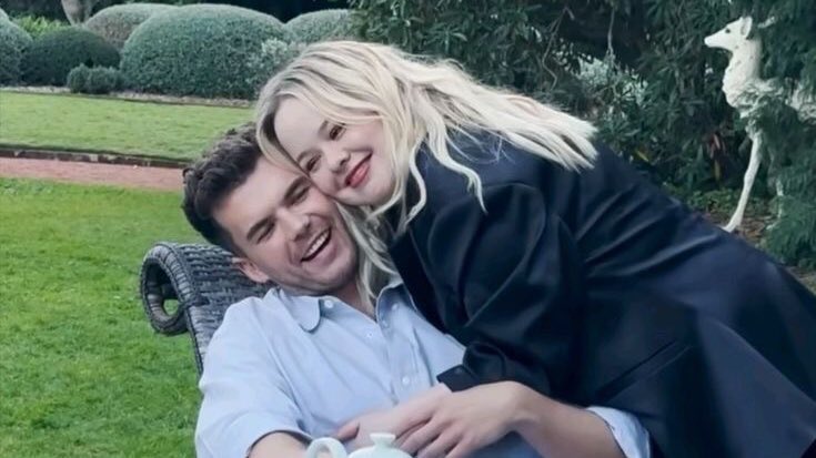 bestgalnicola's tweet image. i’ve never felt so single in my life until lukola happened.