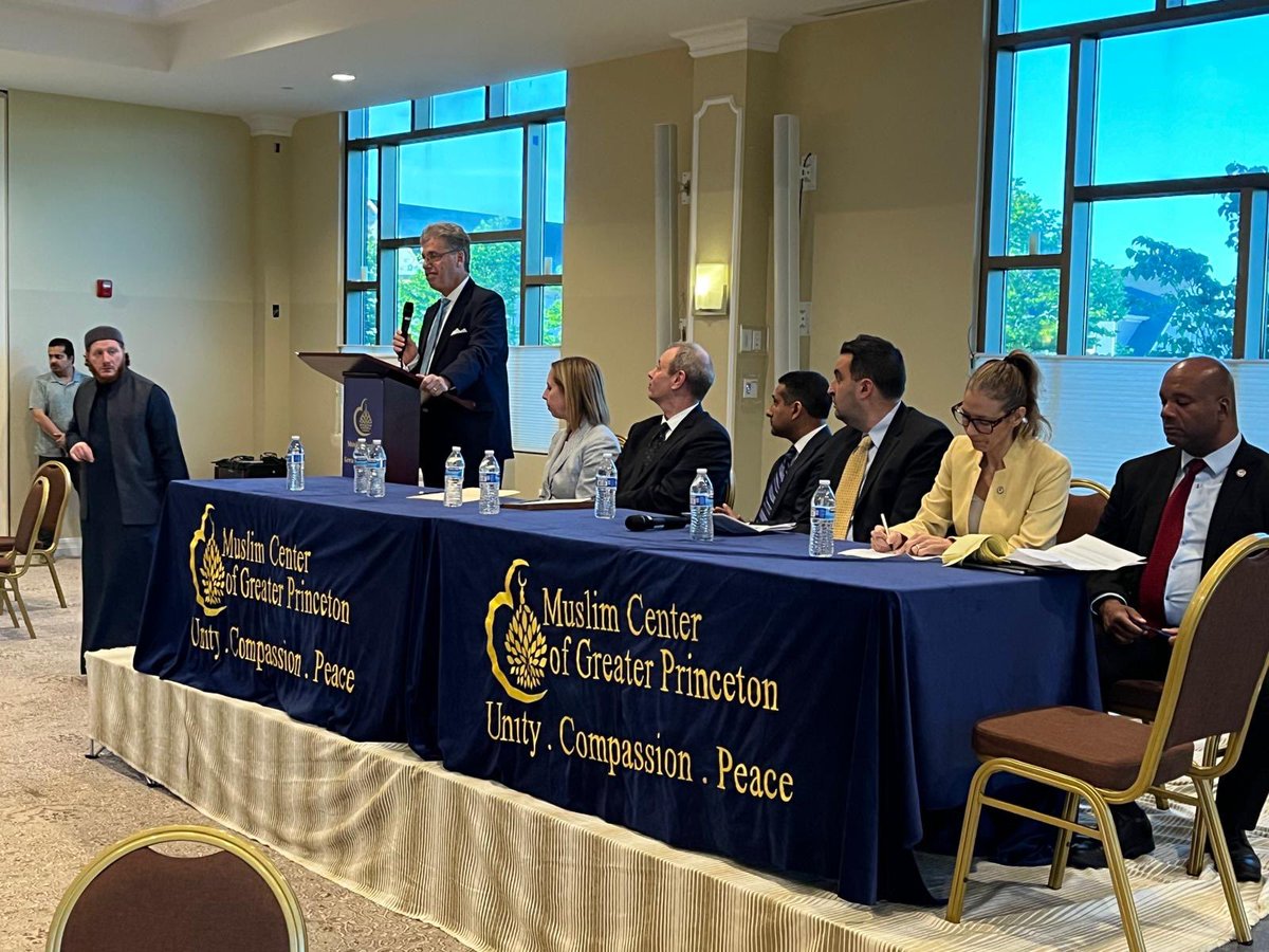 EmgageAction's tweet photo. Last week in New Jersey, #Emgage and the Muslim Center of Greater Princeton hosted a Know Your Rights panel on schools & the rise in Islamophobia. Among the panelists, attendees heard from U.S. attorney for New Jersey @USAttySellinger. https://t.co/7ooqTs5bjy