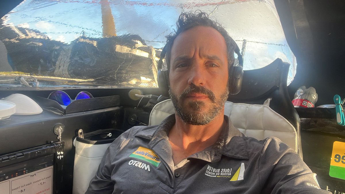 Louis Burton tweet media