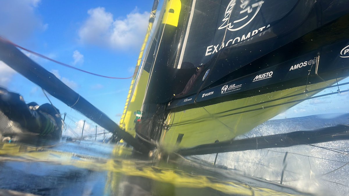 Louis Burton tweet media