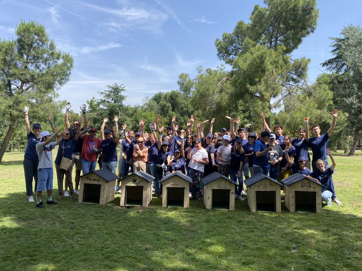 AbbVie_ES's tweet photo. Hoy, en AbbVie, estamos felices y orgullosos de colaborar con @fande_oficial en una jornada de #WeekOfPossibilities. 

Nuestro equipo se une de nuevo para apoyar a personas con discapacidad intelectual, mejorar nuestro entorno y fortalecer la comunidad. 🤝🌱

#AbbVieGivesBack https://t.co/WcBazX9Ngq