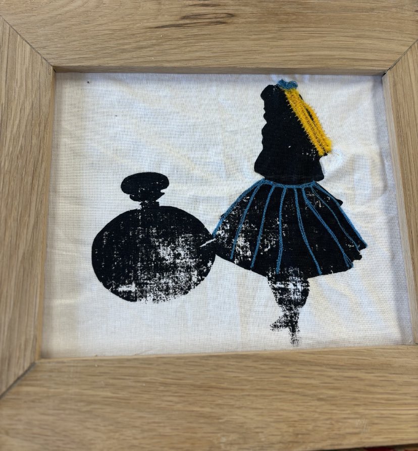 Students in DT experiencing printing, embellishment and frame making <a href="/AlcesterAcademy/">Alcester Academy</a> 👏