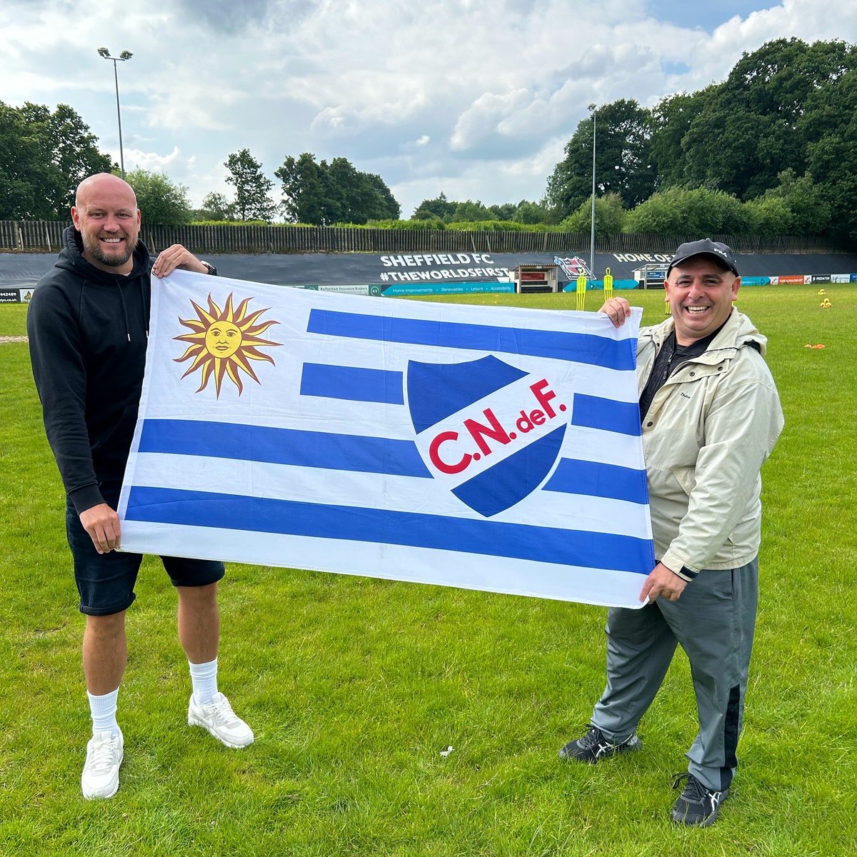 sheffieldfc's tweet photo. 🇺🇾 We welcomed Alejandro all the way from Uruguay this afternoon! 

He is a massive @Nacional supporter, but LOVES The World’s First Football Club ❤️

#TheWorldsFirst https://t.co/00YZ35ViLP
