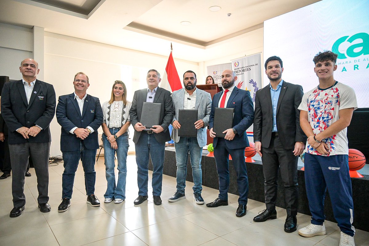sndpy's tweet photo. #JEEN2024🇵🇾

La máxima cita deportiva interescolar del país fue presentada oficialmente esta mañana en el Complejo SND💥🥳🎊

Los Juegos Escolares y Estudiantiles Nacionales 2024 están a la vuelta de la esquina y la emoción crece cada vez más💪🏻🤩👍🏻

#ElDeporteNosUne🤝🏻 https://t.co/5aBr6lJCTG