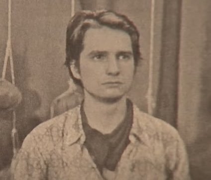 Felix_sophi's tweet photo. Tava vendo um video aqui e é impressao minha ou o @cinemagrath lembra o Roberto Carlos jovem?
.
.
.
Ou eu to mto louca? https://t.co/v81lq1AJ0O
